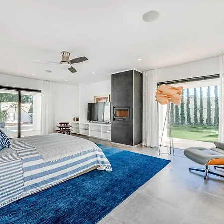 Contemporary Golf Brisas Nueva Andalucia Hotel