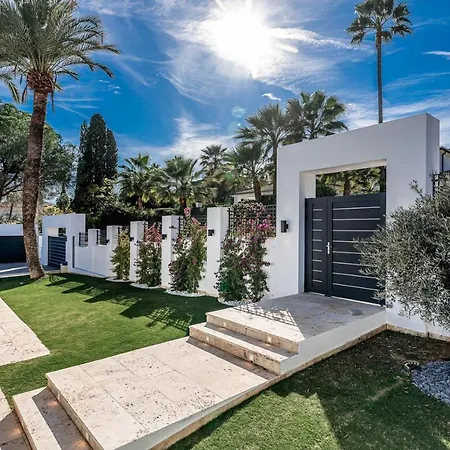 Hotel Contemporary Golf Brisas Nueva Andalucia
