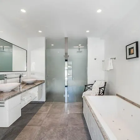 Contemporary Golf Brisas Nueva Andalucia Hotel 4*